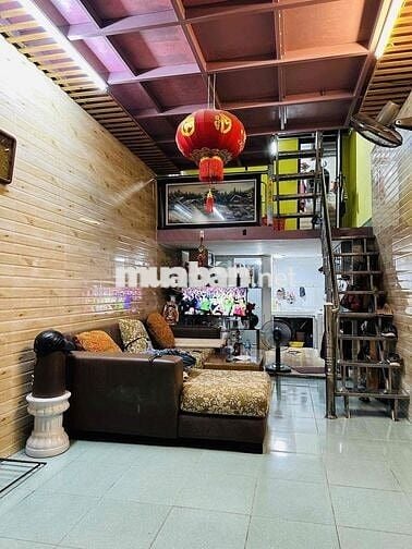 nhà Nguyên căn Tân Mai gần Hồ Đền Lừ 28m x 2 tầng 2PN 2WC full đồ 5tr