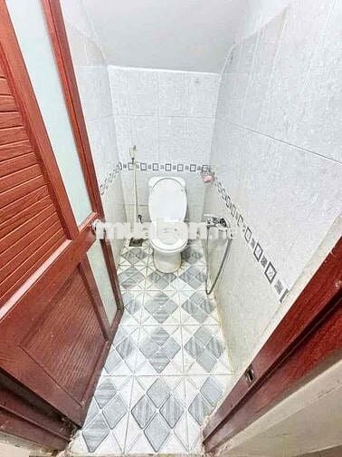 Nhà Có 3Pha 4x10m 2Lầu (3PN 2WC) Hẻm 4m. Chiến Lược, Bình Tân