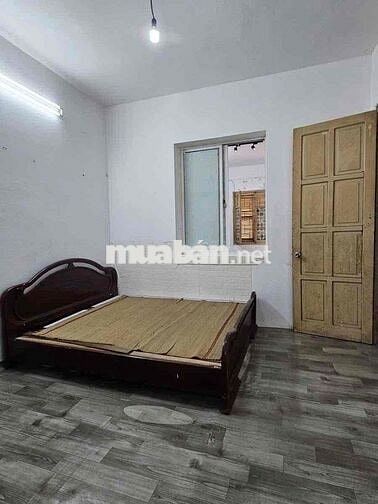 Bán nhà tập thể phố Lương Khánh Thiện nguyên bản sổ to thoáng mát 50m