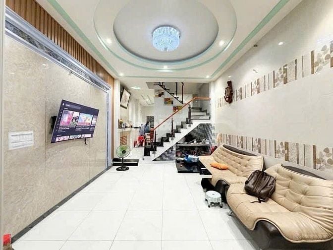 Bán nhà Nguyễn Kiệm 1T2L Giá: 3 tỷ 4 35.5 m2 nhà đẹp như mới mua ngay