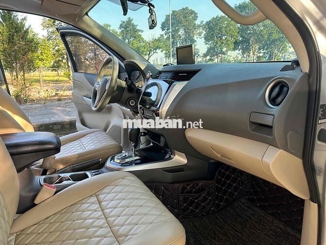 Nissan Navara 2016 NP300 EL 4x2 AT - 140000 km