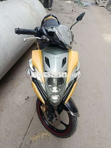 Yamaha Nouvo 5 Fi 2012 Vàng đen giá sinh viên