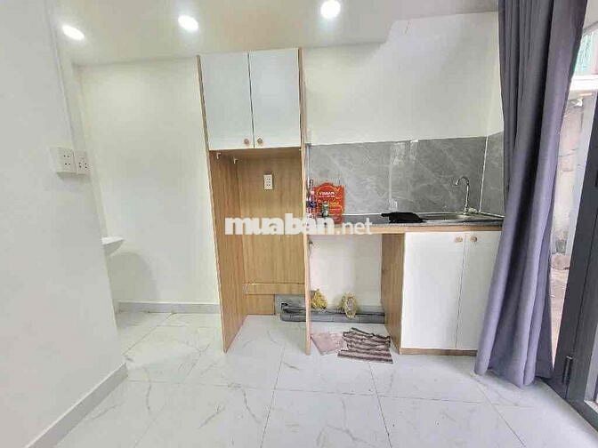 HÀNG HIẾM CÓ NHÀ Ở NGAY CÁCH MẶT TIỀN VÀI CĂN