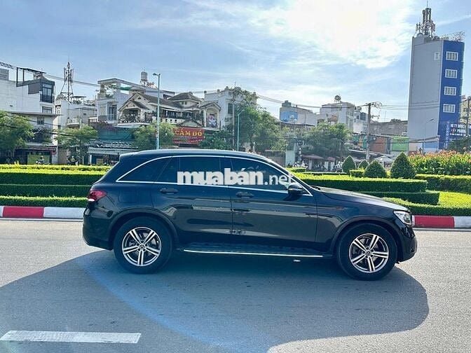 Mercedes-Benz GLC200 4Matic 2021 Đen