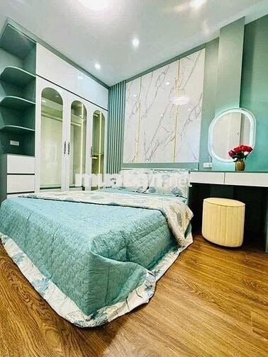 Bán nhà Bùi Xương Trạch 28m2,trước nhà 2.5m thoáng sáng, cách ô tô 20m