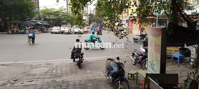 Chính chủ cho thuê mặt bằng 30m² tầng 1 mặt đường Hoàng Hoa Thám