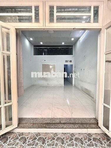 CHO THUÊ NHÀ NGUYÊN CĂN 2PN 2WC 80m2 NHÀ TRỐNG TẠI LÊ ĐỨC THỌ P15