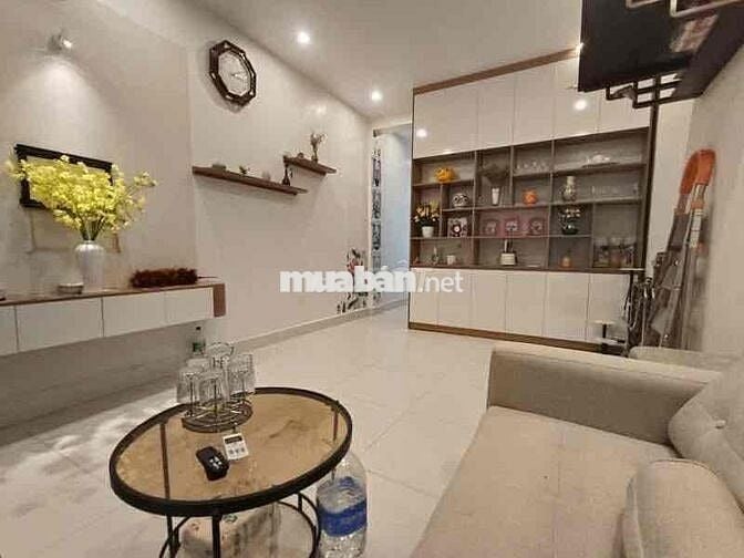 Chung cư Đền Lừ, thang máy, full nội thất, 55m2,  2 ngủ KK, bãi ô tô