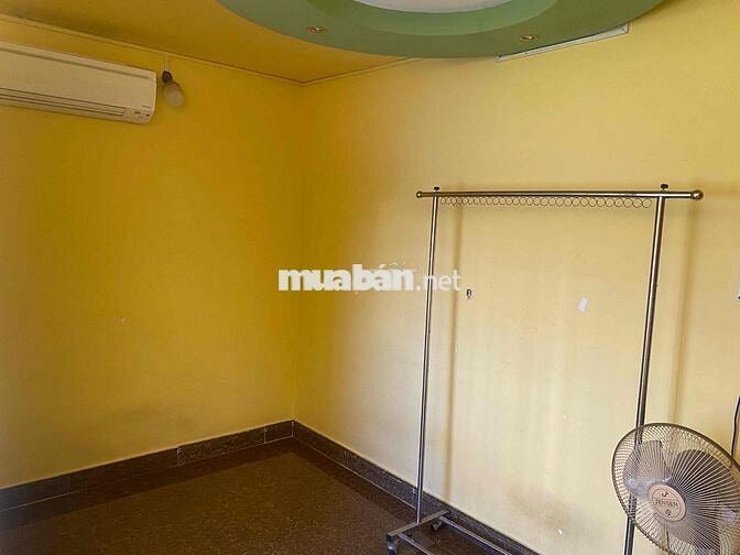 Phòng Trọ Có Máy Lạnh, Máy Nước Nóng Toilet Riêng Rất An Ninh