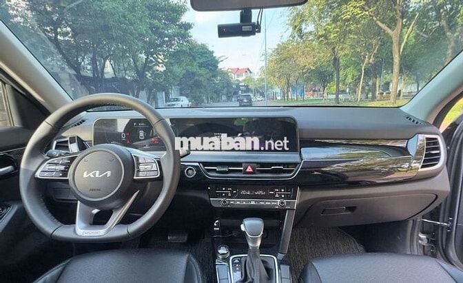 Kia Seltos 2025 Luxury 1.5 AT 10,000 Km siêu lướt.