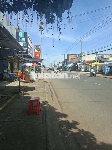 Bán nhà nguyên căn mặt tiền đường Lê A - Long Khánh.