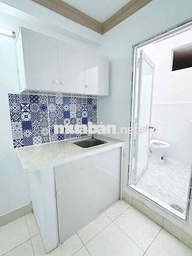 CHDV 2 mặt bằng + 13 phòng 9 wc luôn full >90%/năm