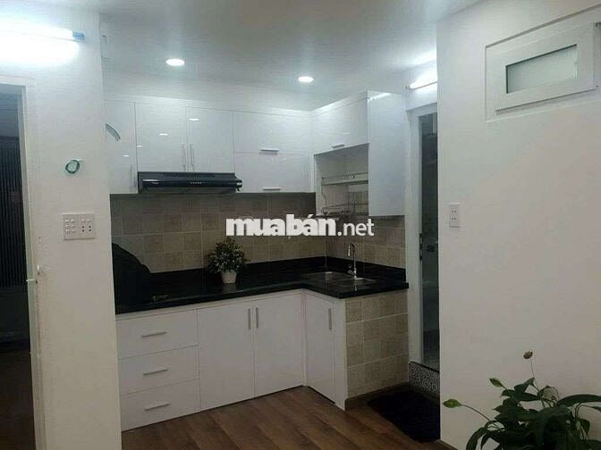 Căn hộ .Trường sa .  52m2 . 2pn. Sổ hồng riêng . Có thang máy .