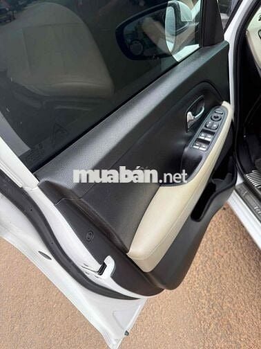 Kia Rondo 2018 Số sàn màu Trắng