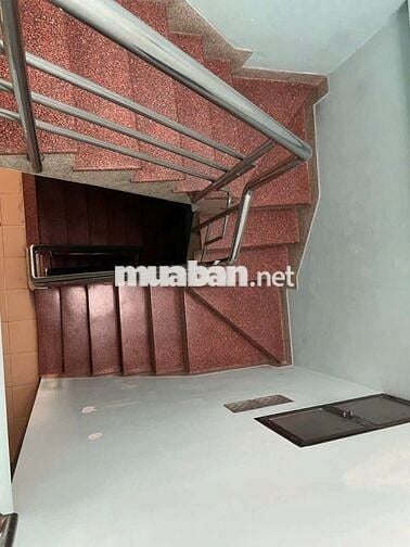 Nhà mặt tiền đường Thành Thái + Tô Hiến Thành bán dụng cụ y tế