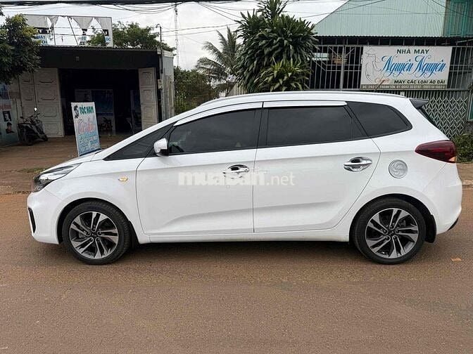 Kia Rondo 2018 Số sàn màu Trắng