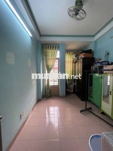 Nhà mặt tiền đường Thành Thái + Tô Hiến Thành bán dụng cụ y tế