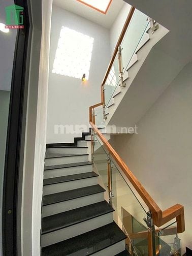 Bán nhà 3 tấm mới xây 100% tại KDC Cát Tường Phú Sinh - Full nội thất