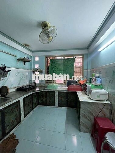 Nhà mặt tiền đường Thành Thái + Tô Hiến Thành bán dụng cụ y tế