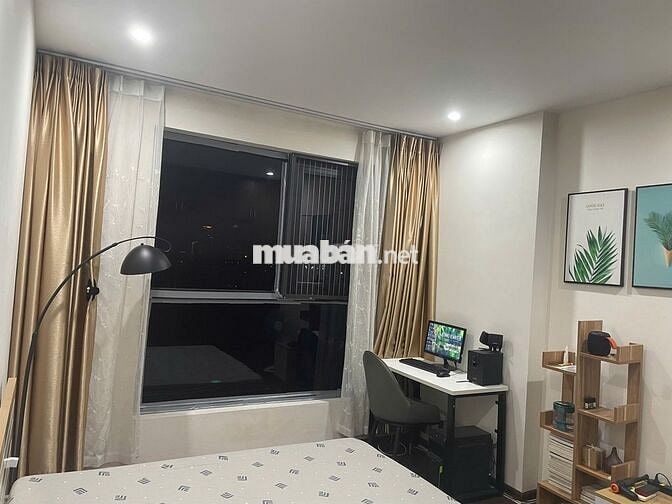 Chính chủ gia đình em cần bán căn Roman Plaza 2N2VS 77,6m2. BC Tây Bắc