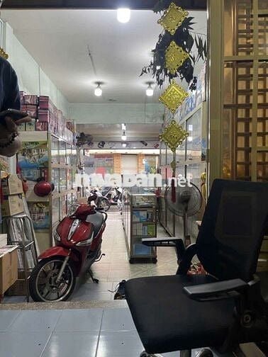 Nhà mặt tiền đường Thành Thái + Tô Hiến Thành bán dụng cụ y tế