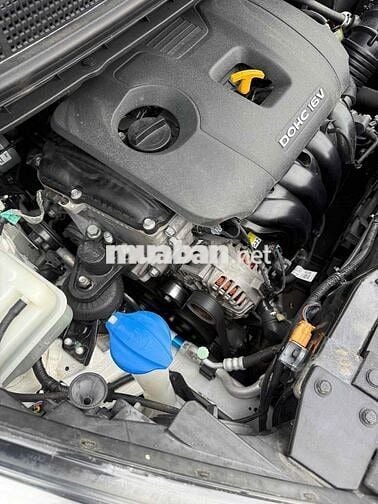 Kia Rondo 2018 Số sàn màu Trắng