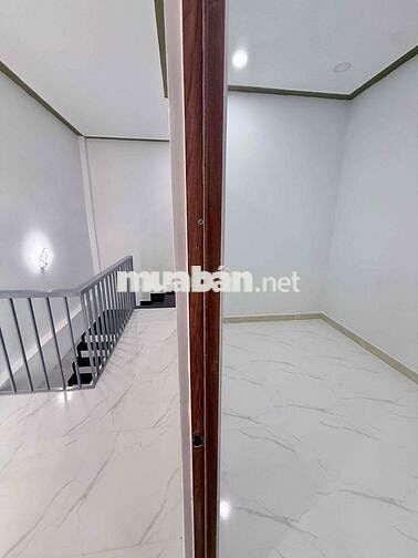 NHÀ ĐẸP MỚI XÂY VÀO Ở - HẺM XE HƠI THÔNG - MÃ LÒ