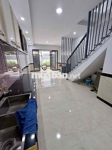 NHÀ ĐẸP MỚI XÂY VÀO Ở - HẺM XE HƠI THÔNG - MÃ LÒ