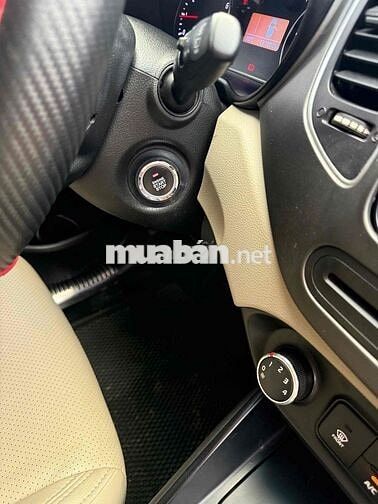 Kia Rondo 2018 Số sàn màu Trắng