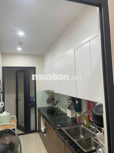 Chính chủ gia đình em cần bán căn Roman Plaza 2N2VS 77,6m2. BC Tây Bắc