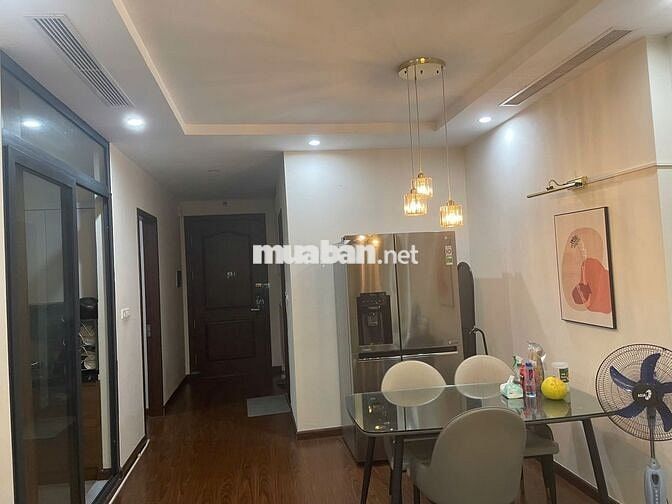 Chính chủ gia đình em cần bán căn Roman Plaza 2N2VS 77,6m2. BC Tây Bắc