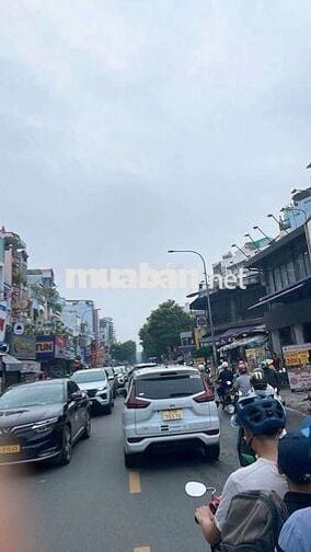 Nhà mặt tiền đường Thành Thái + Tô Hiến Thành bán dụng cụ y tế