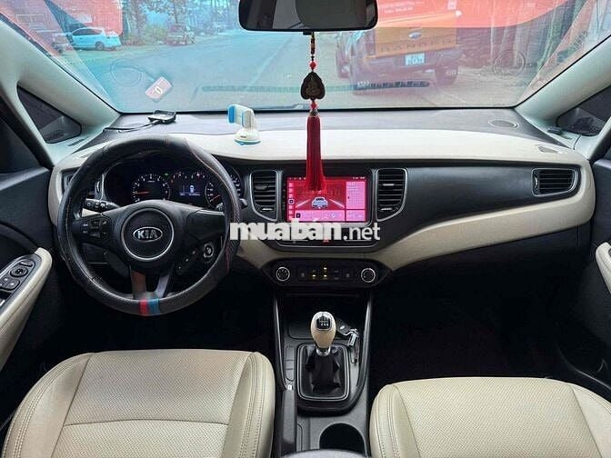 Kia Rondo 2018 Số sàn màu Trắng