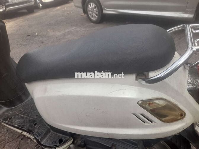 Xe máy màu Trắng