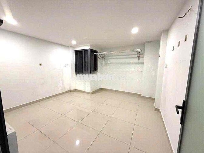 Cho Thuê Nhà Nguyên Căn Hẻm Tô Hiến Thành quận 10 3 phòng ngủ