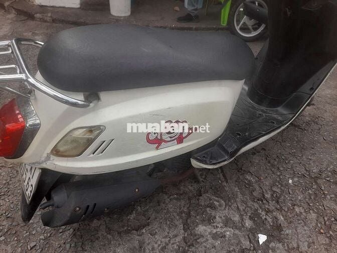 Xe máy màu Trắng