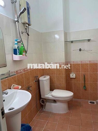 Phòng trọ sang sạch đẹp, có nội thất cho nhân viên 12m2 phường 13 Tân