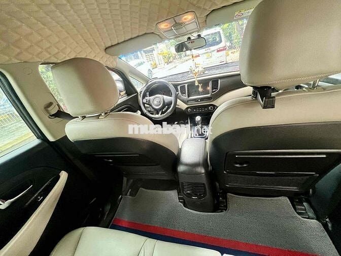Kia Rondo 2.0GMT đời 2017 chuẩn xe gia đình.
