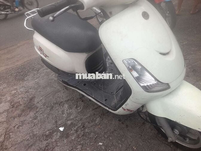 Xe máy màu Trắng