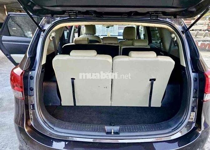 Kia Rondo 2.0GMT đời 2017 chuẩn xe gia đình.