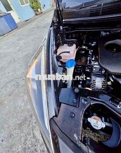 Kia Rondo 2.0GMT đời 2017 chuẩn xe gia đình.