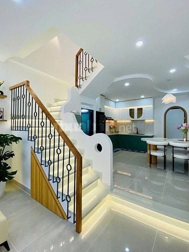 Cần xoay vốn bán gấp nhà Nguyễn Công Hoan,Phú Nhuận,(60m2), chỉ 2tỷ360