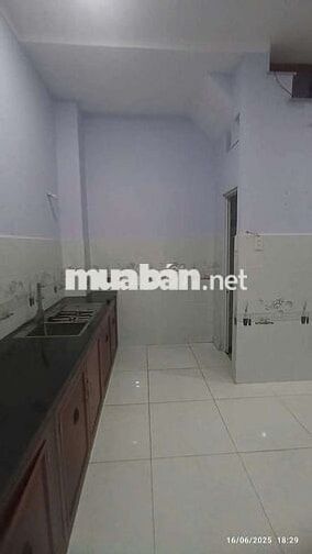 Nhà nguyên căn 2pn, 2wc, sân xe máy, ban công