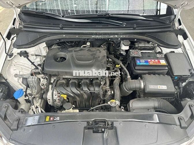 Hyundai Elantra 2018 1.6MT,số sàn, màu trắng,4v6km