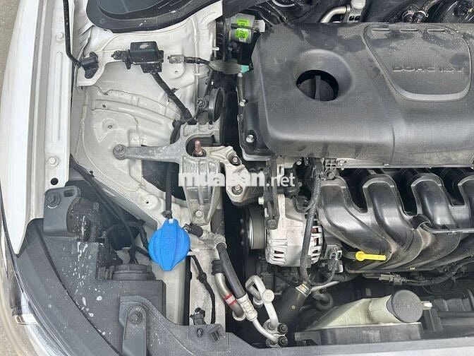 Hyundai Elantra 2018 1.6MT,số sàn, màu trắng,4v6km