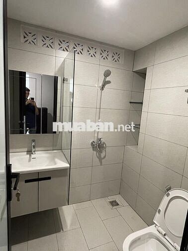 Cho thuê Căn hộ ở Ngọc lâm, gần cầu Chương Dương full đồ giá 6tr