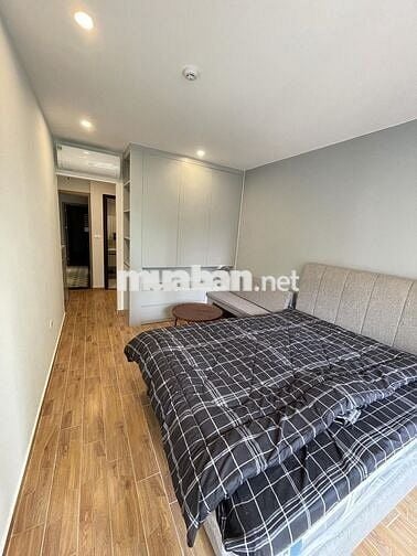 Cho thuê Căn hộ ở Ngọc lâm, gần cầu Chương Dương full đồ giá 6tr