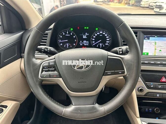 Hyundai Elantra 2018 1.6MT,số sàn, màu trắng,4v6km