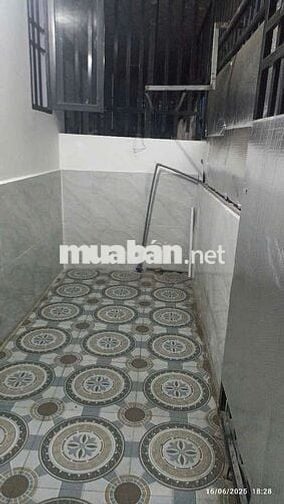 Nhà nguyên căn 2pn, 2wc, sân xe máy, ban công