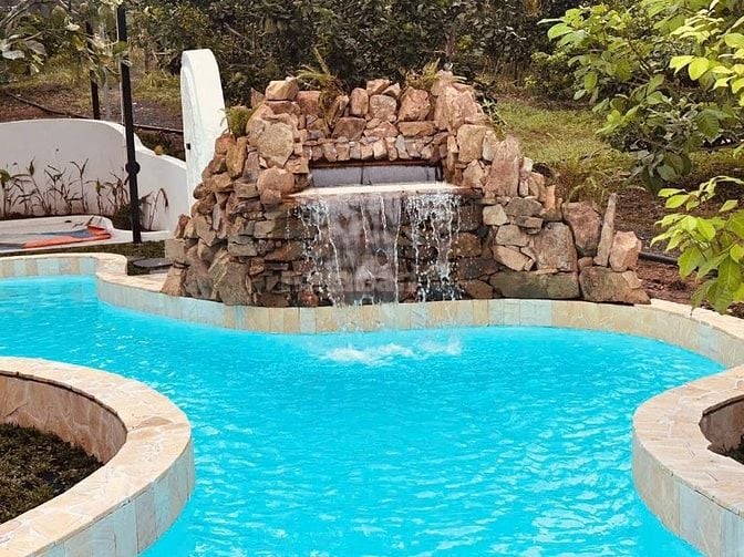 Biệt thự hồ bơi 16.000m2 vườn cây trái 6ty500 triệu